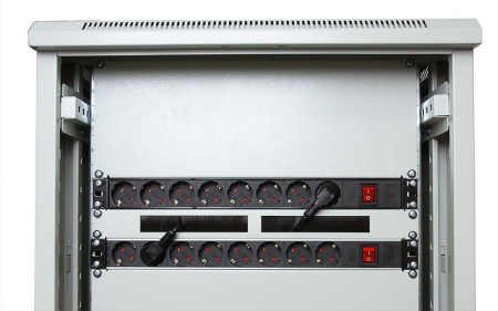 Блок розеток 6-м PDU-6P-B-2EU 16А горизонт. евро/немецк. стандарт с автомат. выкл. шнур 2м для 19дюйм шкафов алюм.  7292c