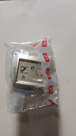 Розетка компьютерная Zena кат.6 + гнездо механизм титаниум  609-011400-247
