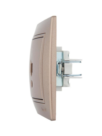 Розетка компьютерная 1-м СП Mira RJ45 16А IP20 со вставкой свет. корич. перламутр.  701-3131-139