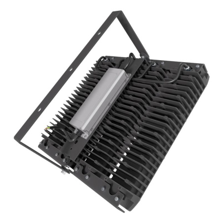 Прожектор светодиодный LAD LED R700-4-PC-10-750-D48-200L1 HT 200Вт CRI70 5000К IP67 230В КСС типа "К" крепление на лире LADesign LADR74PC10750D48200L1HT