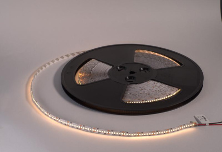 Лента потолочная SMD2835 204 LED/м 22 Вт/м 24В IP20 тепл. бел. (уп.30м)  00-00007434