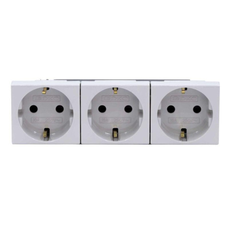 Розетка 3-м Viva 16А IP20 сер.  45023