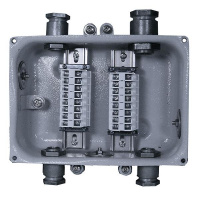 Коробка клеммная КЗНС-16 У2 16 зажимов IP65 (метал. вводы)  ET002544