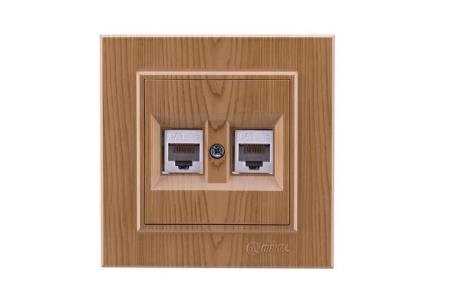 Розетка компьютерная 2-я CAT5 СП Karea IP20 дуб  56101036
