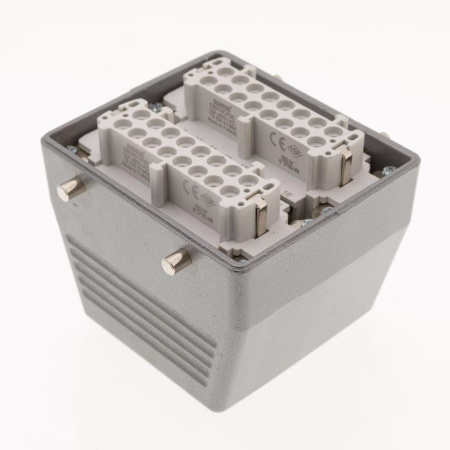 Розетка 32 полюса 16А  EBM32PU30