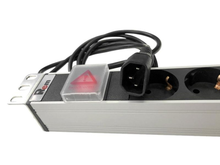 Блок розеток -10 с выкл. 12 IEC 60320 C13 10А алюм. 19дюйм шнур 1.8м IEC 60320 C14 R-10-12C13-V-440-1.8  1826450
